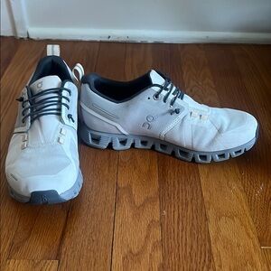 On Running Women’s Gray Sneakers